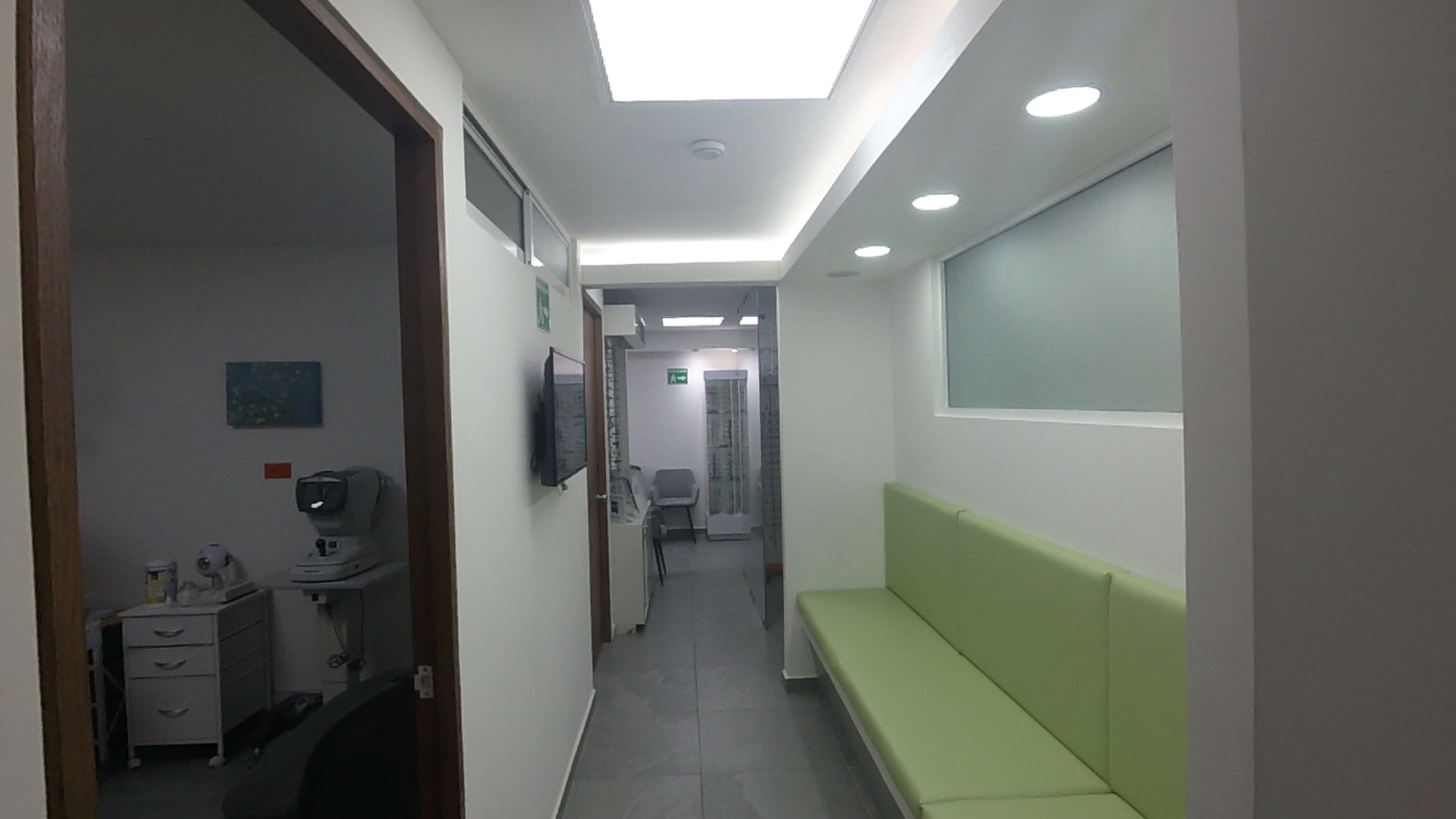 Lentes intraoculares y material de apoyo